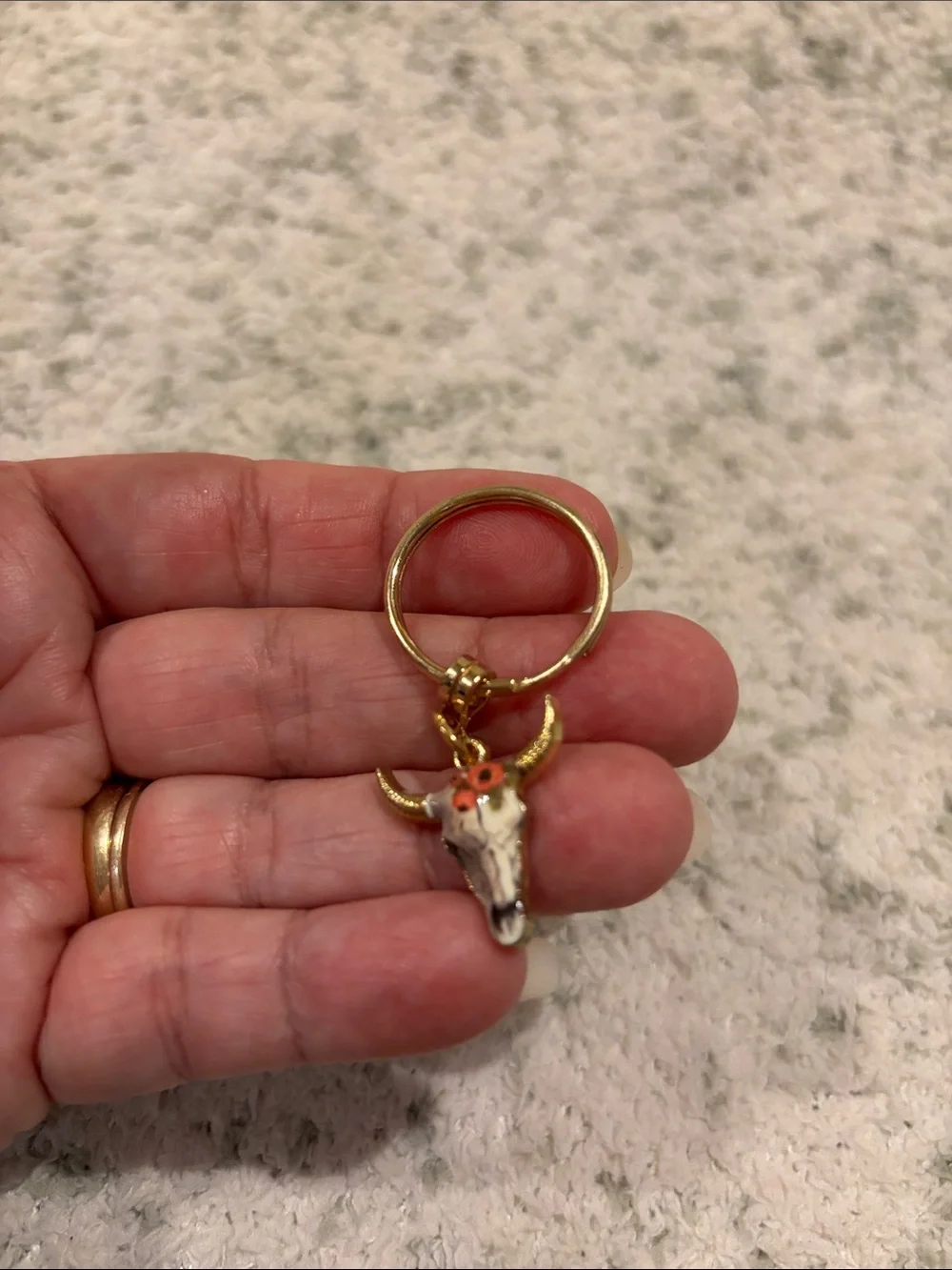 Gold-Tone Western Cattle Skull Bull Keychain with Floral Accent NWT 2”